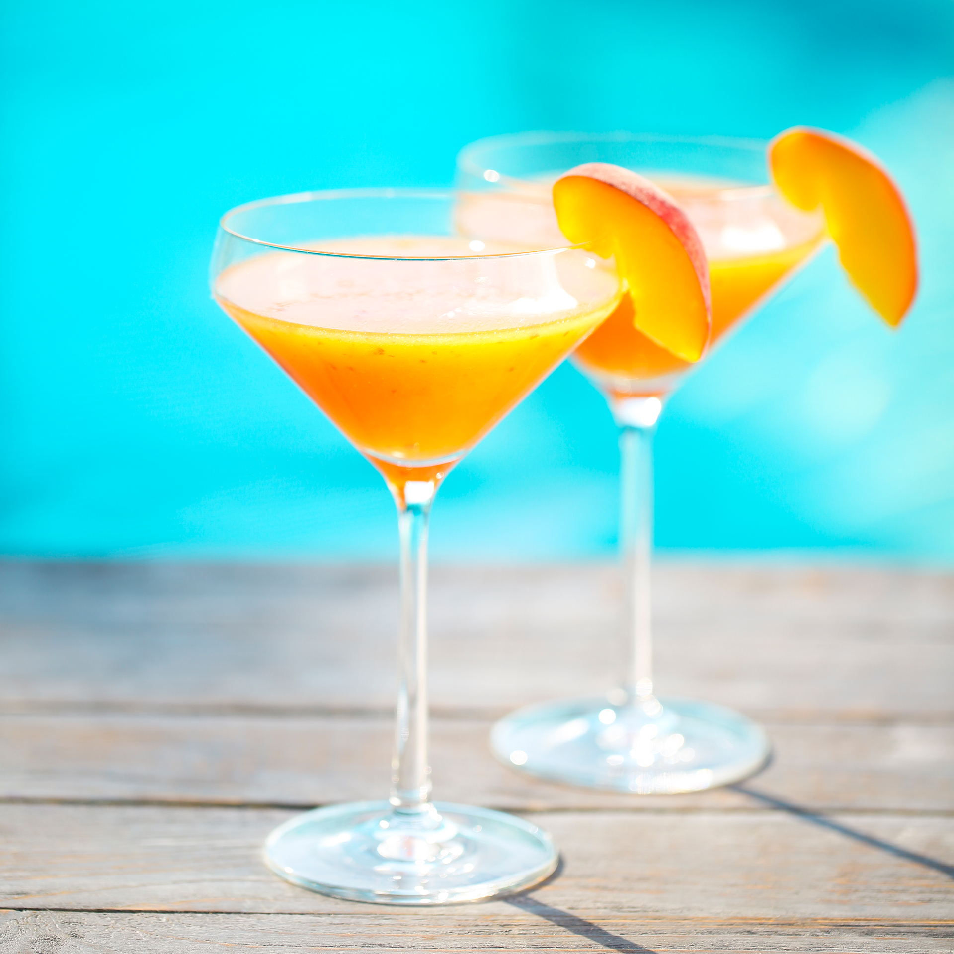 Peach Bellini – Mixology & Co.